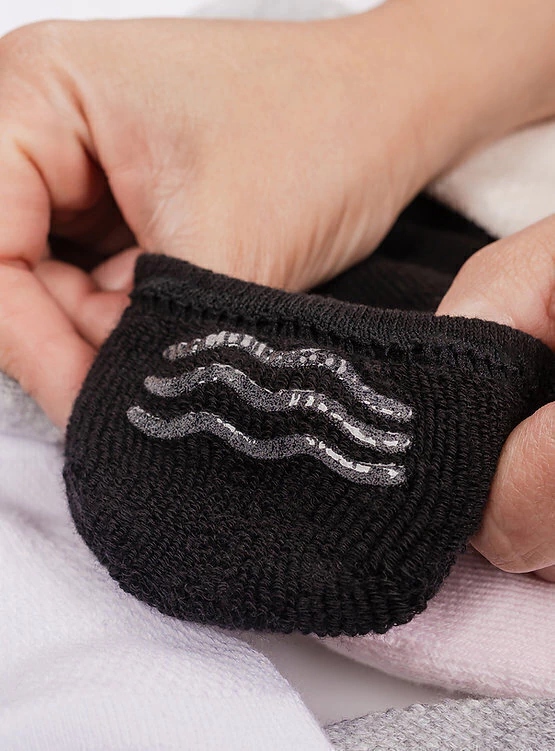 MEDIA INVISIBLE DE DAMA ALG. CON TALON SILICONADO -NO SE BAJAN- LISA