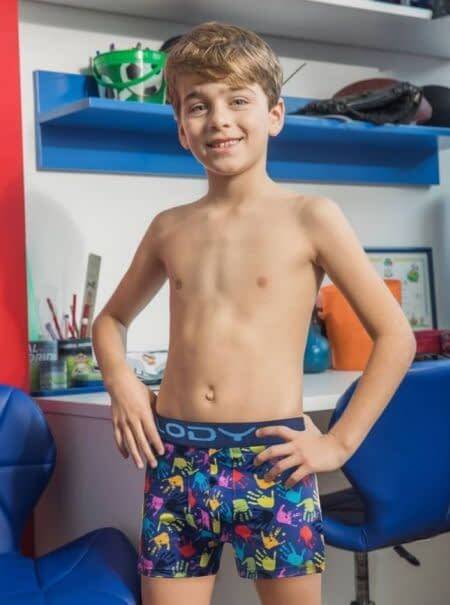 **NO ENTRA MAS**  BOXER NIÑOS DE ALG LYCRA ESTAMPADO MANOS 