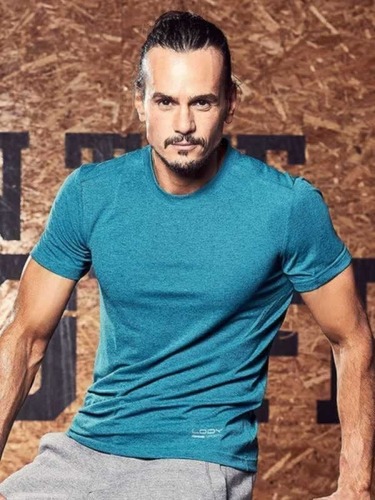 LODY SPORT REMERA HOMBRE MANGA CORTA DE MICROFIBRA Y LYCRA MELANGE CON LOGO REFLEX
