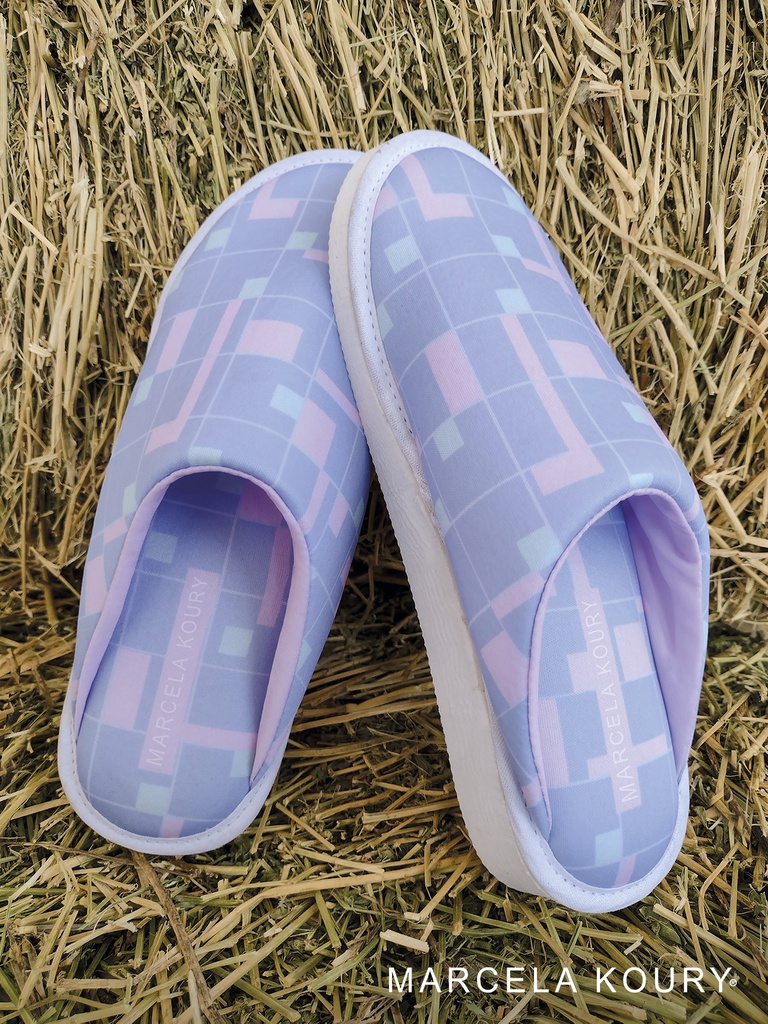 LIQUIDACION ! - INV. PAR DE PANTUFLAS ESTAMPADAS "MONDRIAN"