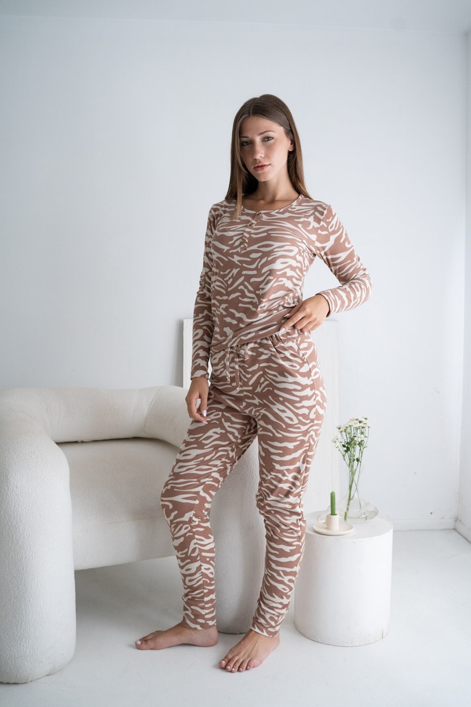 LIQUIDACION ! - INV. PIJAMA REMERA Y PANTALON DE LANILLA ESTAMPADO PRINT