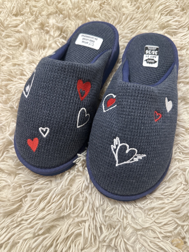 LIQUIDACION ! - INV. PANTUFLA TEXTURADA CON BORDADO aptas para lavar en lavarropas