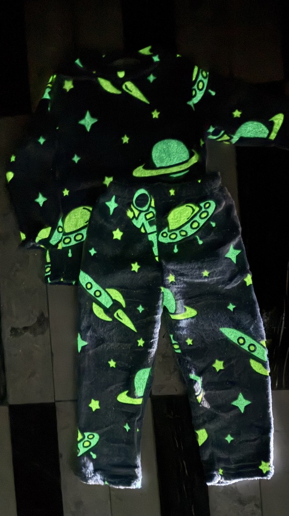DESCUENTO 10% LIQUIDACION DE TEMPORADA!  INV. PIJAMA NENE POLAR SOFT LUMINOSO brilla en la oscuridad