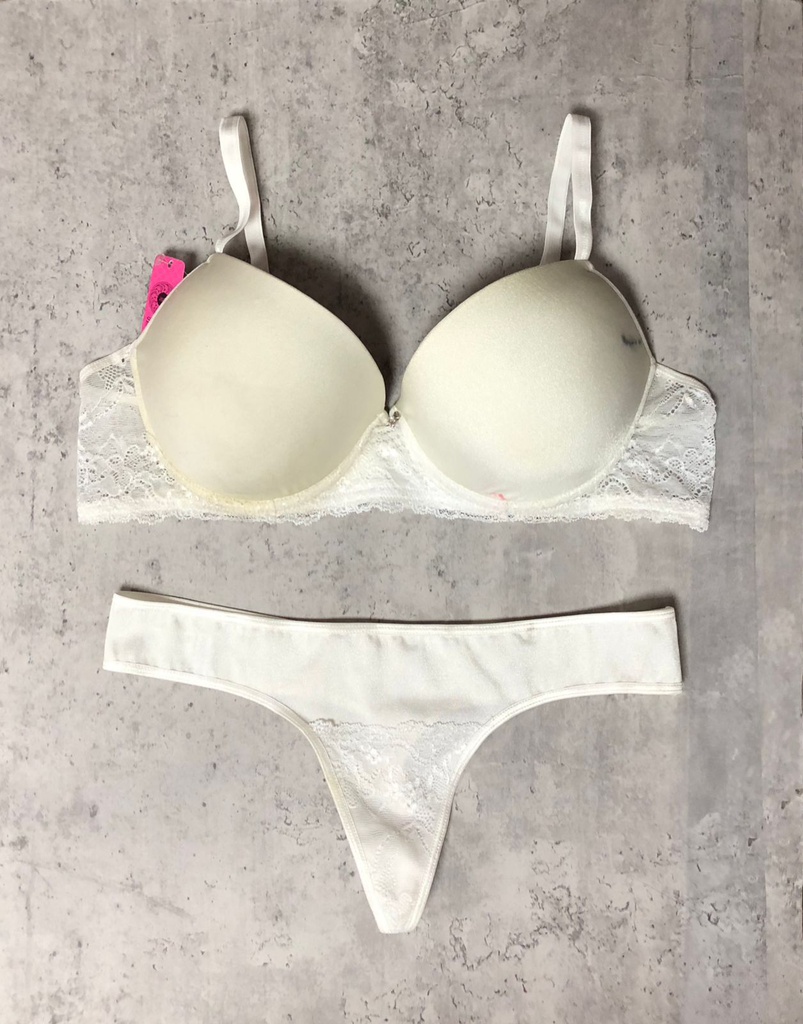 CONJUNTO TASA SOFT SIN PUSH UP DE PUNTILLA (MANCHADO X ESO EL PRECIO)