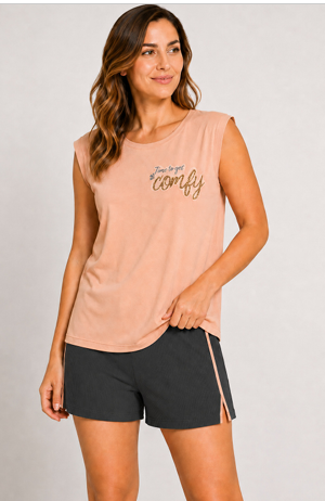 VER. PIJAMA MUSCULOSA CON ESTAMPA LOCALIZADA Y SHORT DE MORLEY