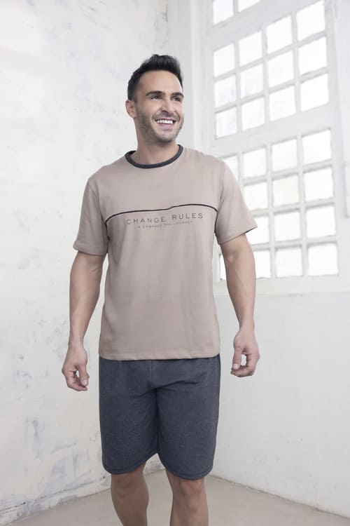 VER. PIJAMA HOMBRE REMERA Y SHORT LISO