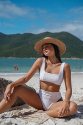 [KIE4831] VER. MALLA BIKINI TOP DE TRICOT TEXTURADO CON COLALES TIRO ALTO